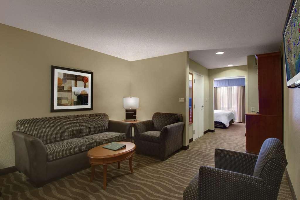 Hilton Garden Inn Minneapolis Мейпл-Ґров Номер фото